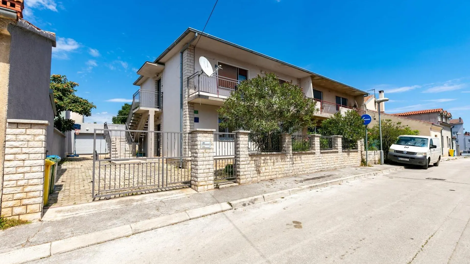 Apartment Two-Bedroom App 'Castegner' With Garden & Free Parking Pula